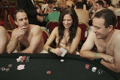 Thứ 6 vui nhộn: làm sao để chơi strip poker